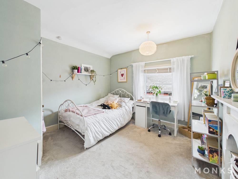 2 The Hollies , Oswestry, SY11 4EH For Sale